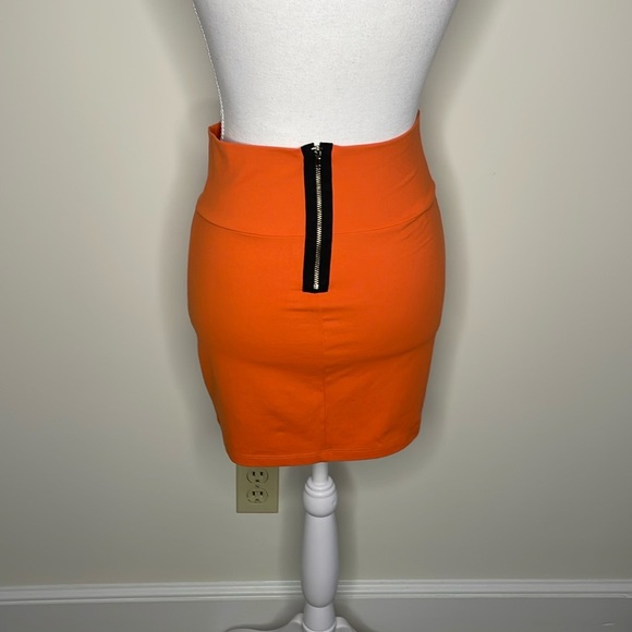 BeBe Orange Skirt w/Black Zipper - Picture 3 of 4
